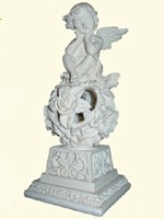 Angelot s/sph&egrave;re de Roses - B