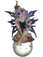 F�e Pixie r�veuse sur boule en verre F�es sur boule