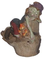 Pixie endormi sur un tronc d'arbre Pixies et Nature