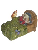 Pixie dans son lit avec une chouette Pixies Dodo