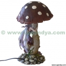 lampe f&eacute;e violette sous champignon